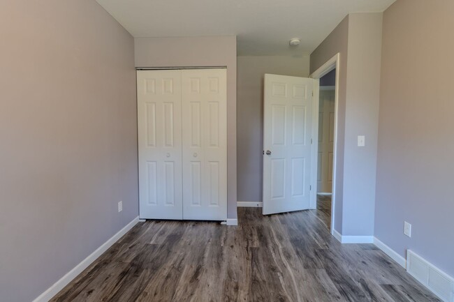 Building Photo - 11821 Lillian Lee Dr