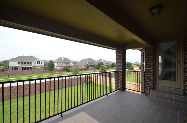 Building Photo - 27403 Canyon Reach Dr