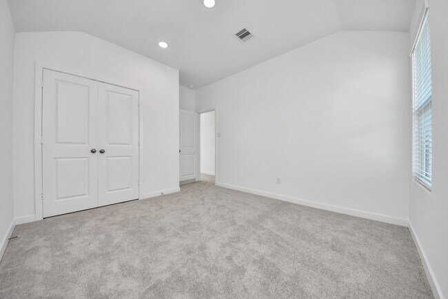 Building Photo - 27443 Sunterra Village Dr