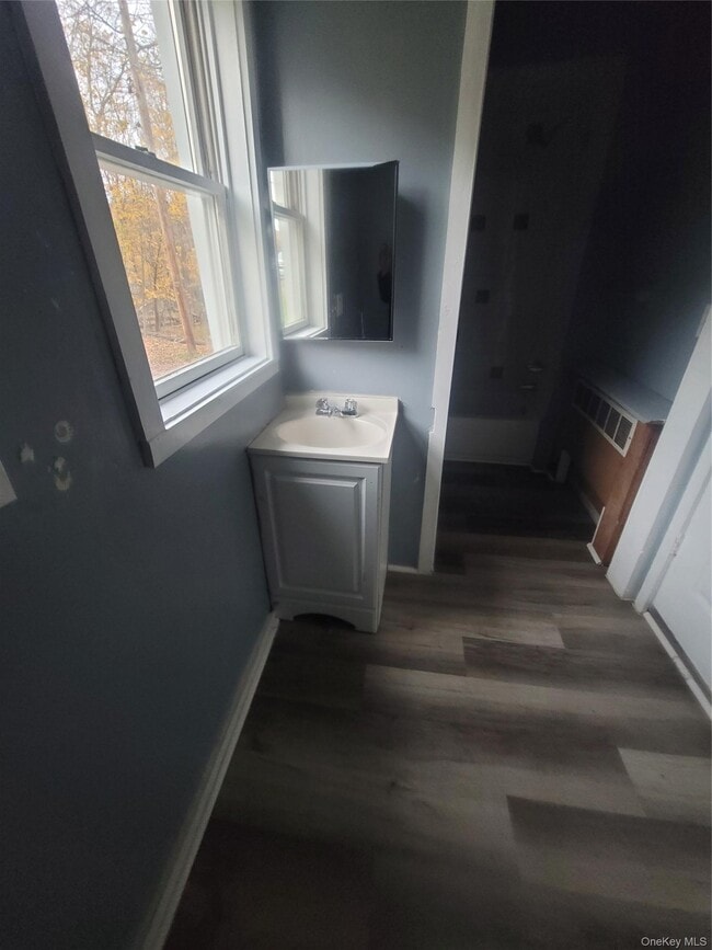 Building Photo - 90 Champlin Ave