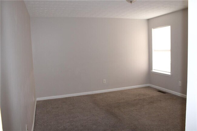 Building Photo - 3755 Fern Creek Dr