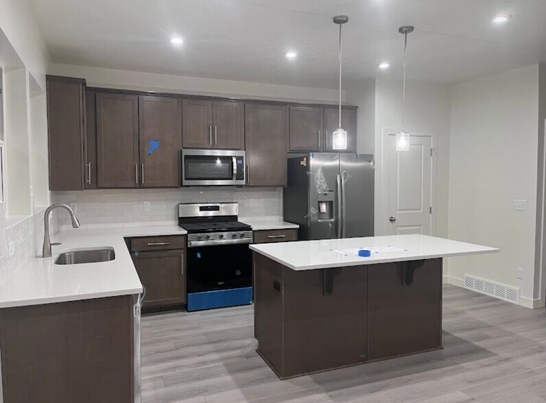 Building Photo - 9352 N Vernham Ln