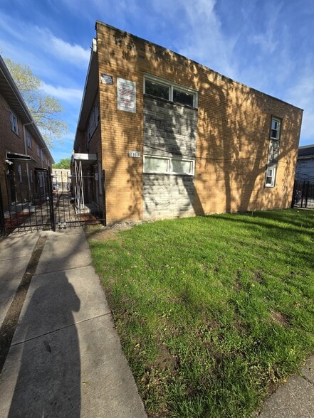 Building Photo - 7011 S East End Ave