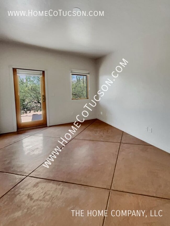 Building Photo - 12235 E Horsehead Rd