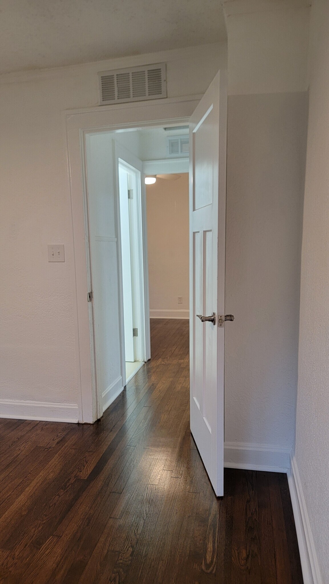 Building Photo - 6636 Tracy Ave