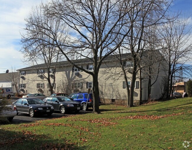 Building Photo - 22 Fennell St