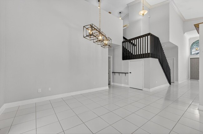 Building Photo - 6249 NW 78th Manor