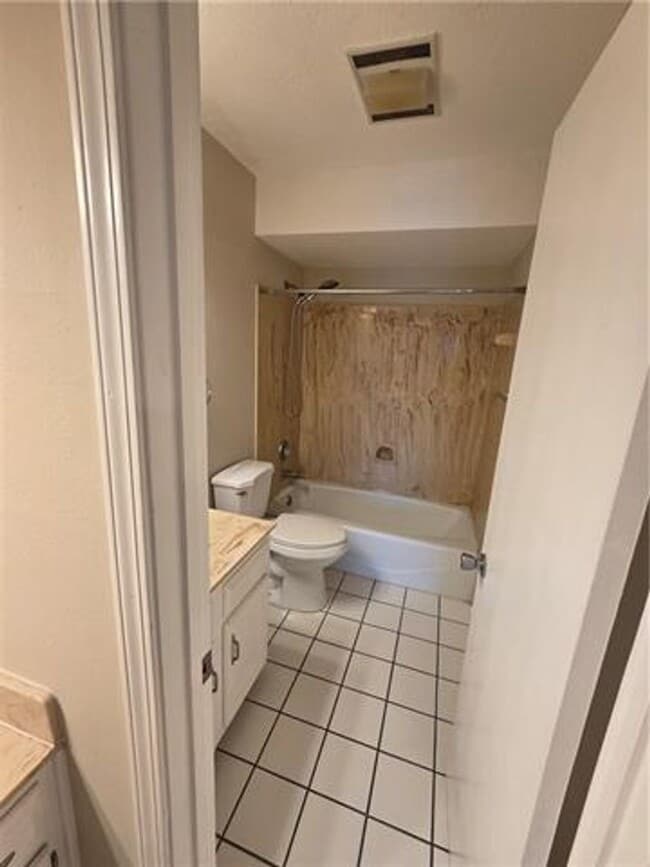 Building Photo - Water Front Condo