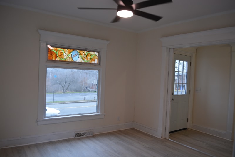 Building Photo - 330 E Main St