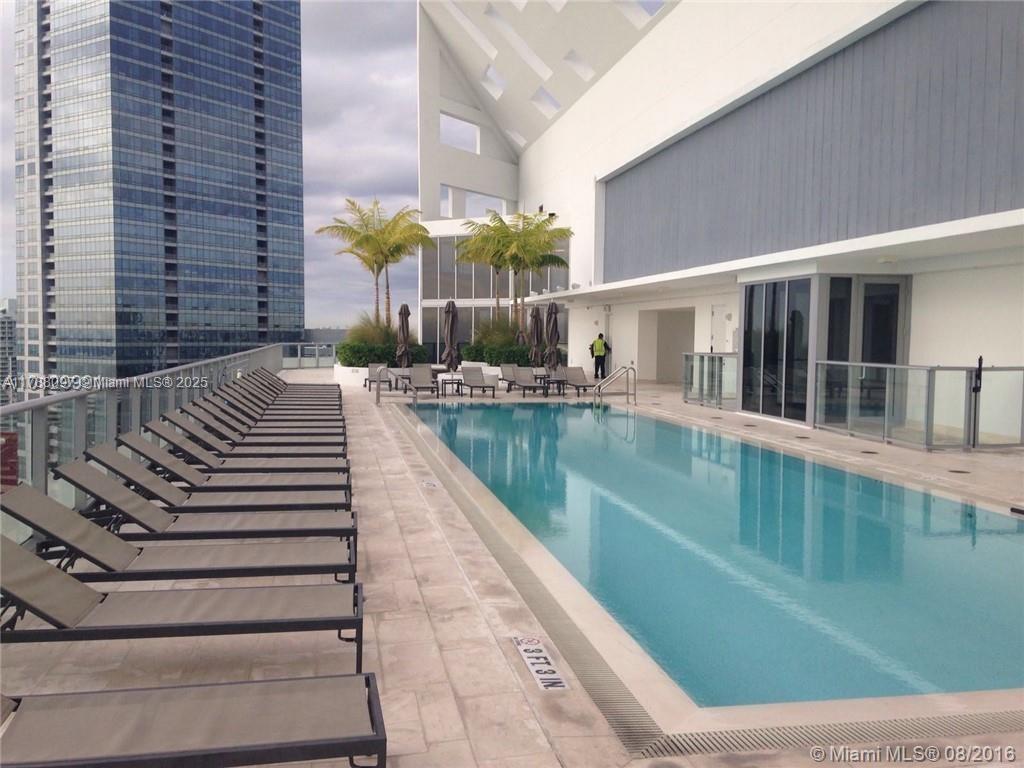 Building Photo - 1300 Brickell Bay Dr