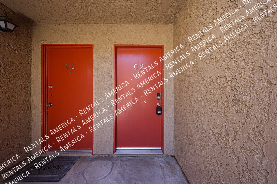 Building Photo - 5525 E Thomas Rd