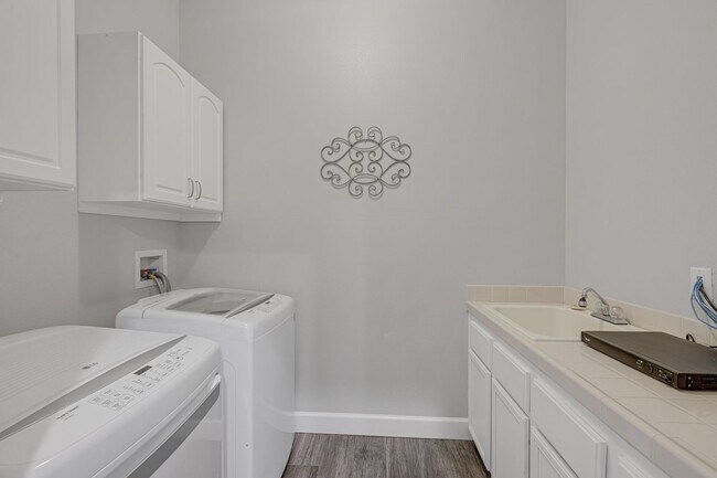 Building Photo - Executive Luxury Living with Unmatched Cit...