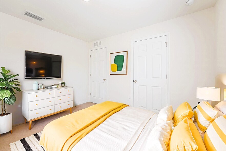 Building Photo - 3020 64th St W