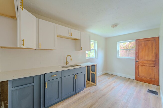 Building Photo - Charming 2-Bedroom Home in Dayton's Belmon...