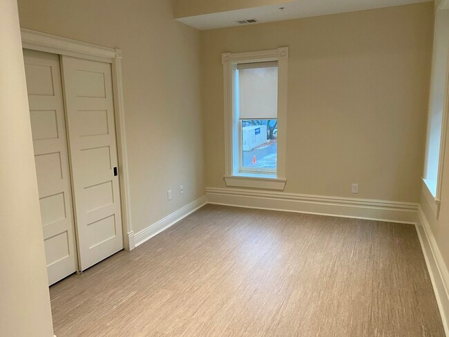 Building Photo - 408 S Superior St