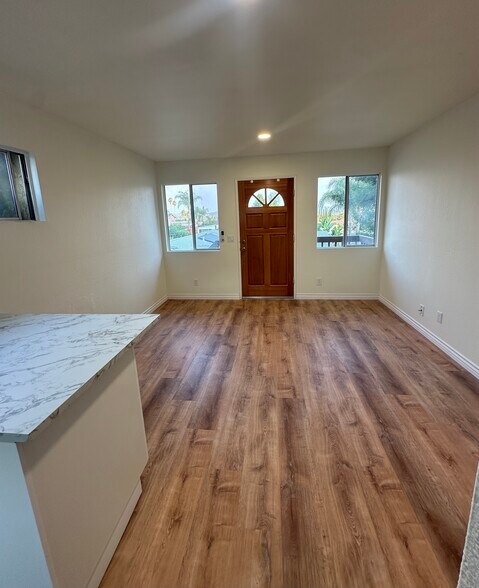 Building Photo - 1342 Mimosa Ct