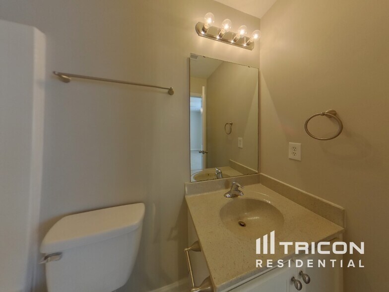 Building Photo - 4827 Canipe Dr