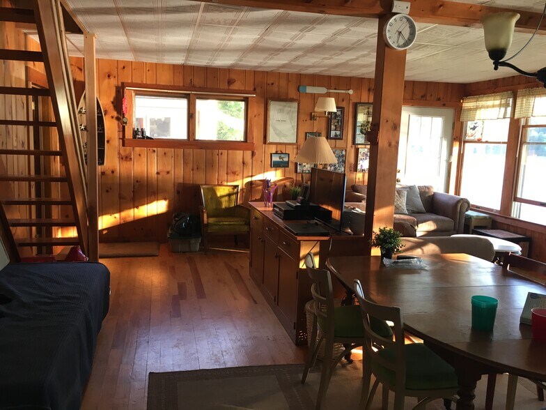 Building Photo - 30 Laurel Dr