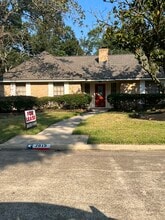 Building Photo - 3815 Oak Gardens Dr
