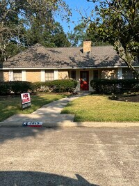 Building Photo - 3815 Oak Gardens Dr