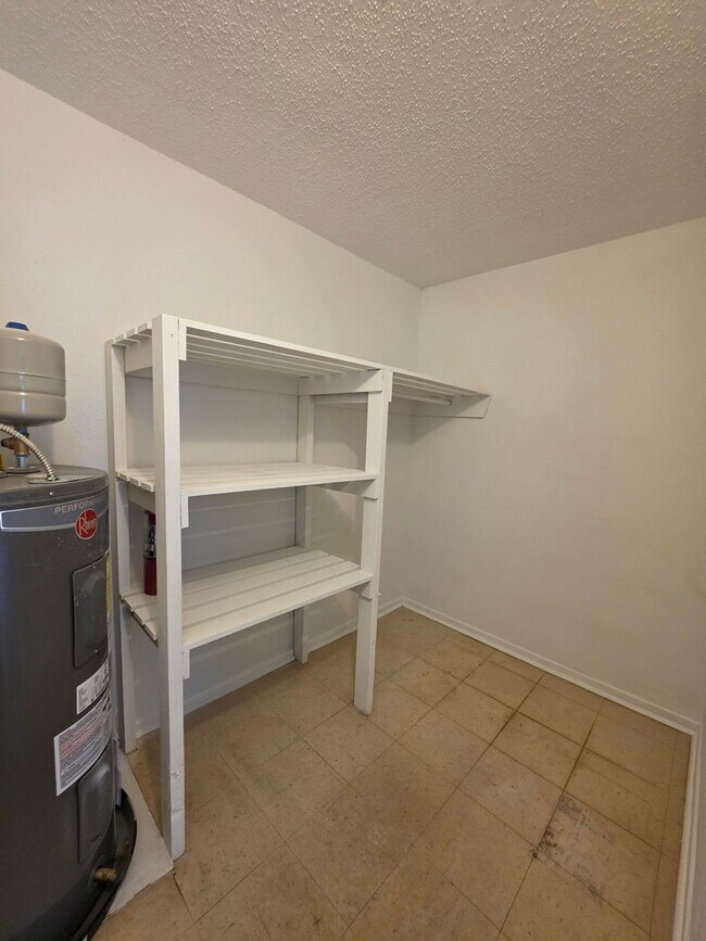 Building Photo - Newly Updated Home in Seagate Village