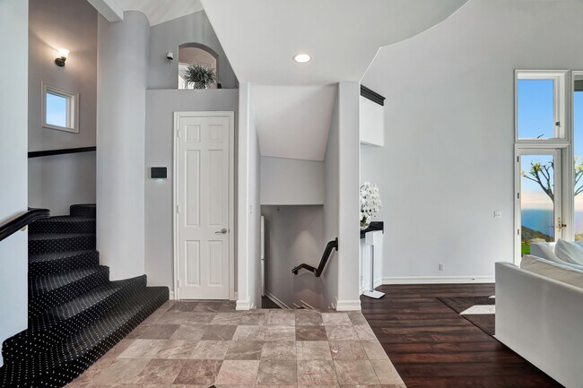 Building Photo - 3000 Sequit Dr