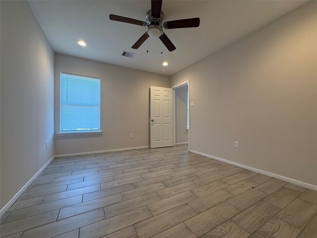 Building Photo - 5530 Hillman St