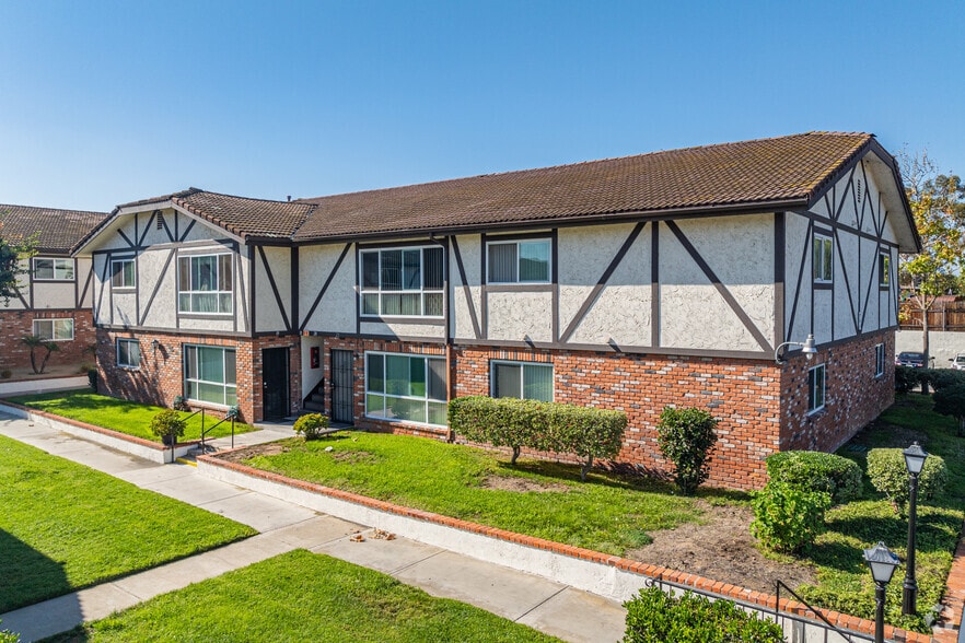 Primary Photo - Windsor Heights