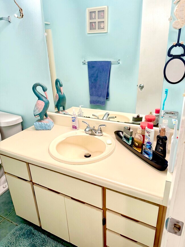 Building Photo - 17614 Front Beach Rd