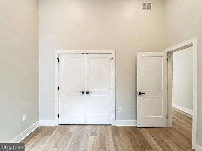 Building Photo - 1243 N 26th St