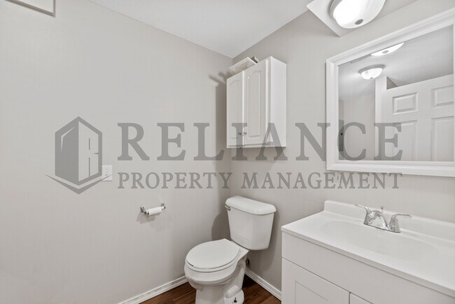 Building Photo - 2928 N Holyoke St