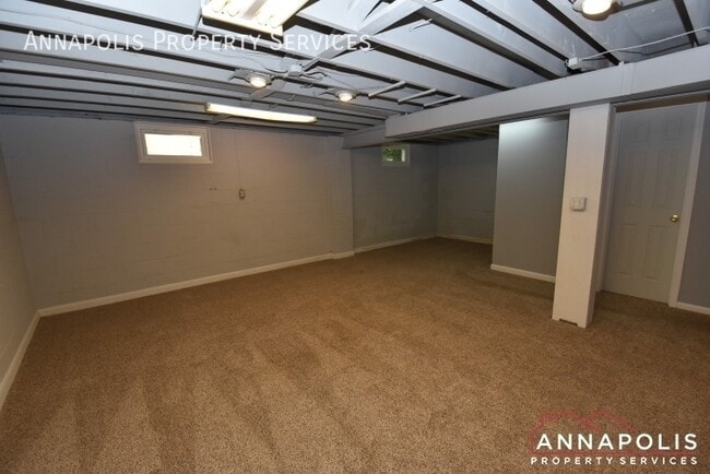 Building Photo - 757 Warren Dr