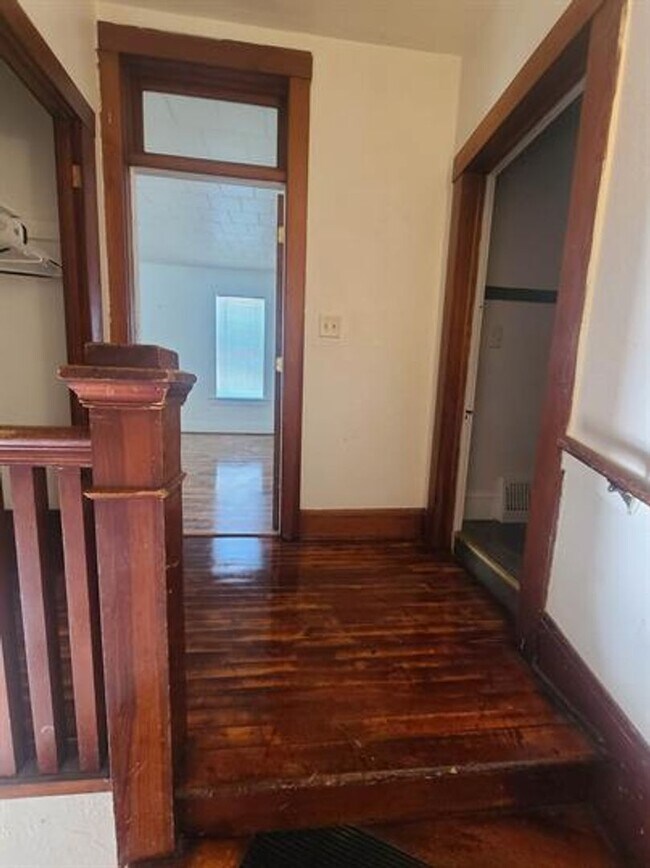 Building Photo - 1372 Merryman St