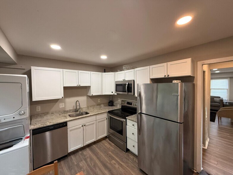 Building Photo - 2823 Chablis Cir