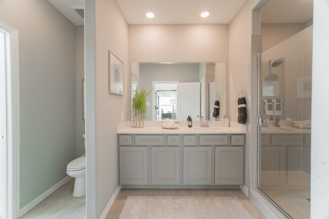 Building Photo - 438 Lake Day Dr