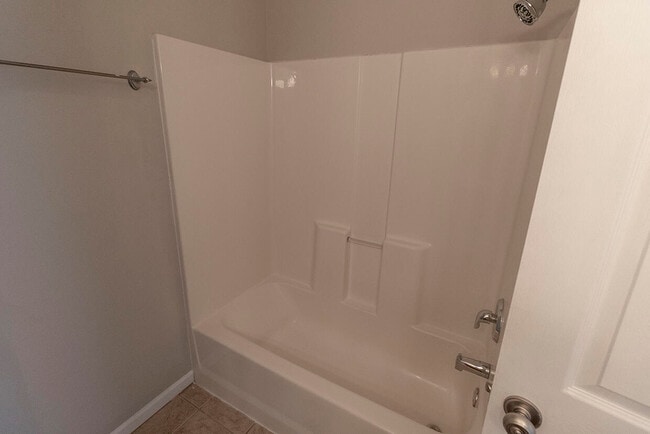 Building Photo - 1938 Center St