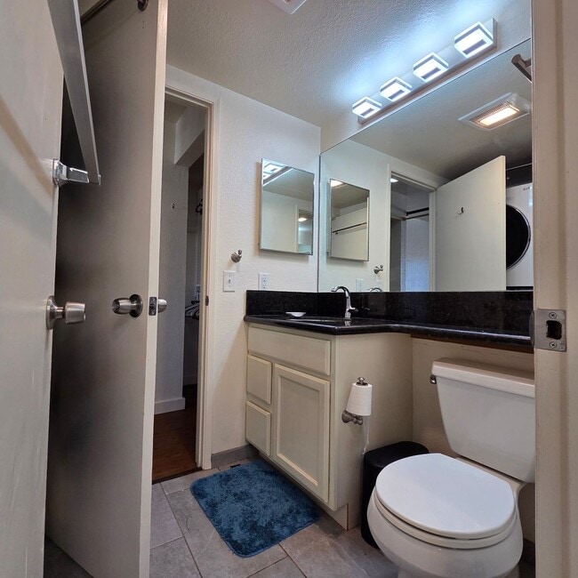 Building Photo - Pet Friendly downstairs 2/1.5-bedroom North Kihei Condo