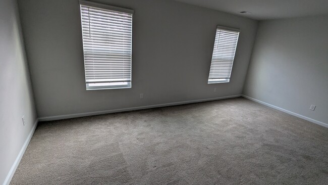 Building Photo - 104 Ellie Wy