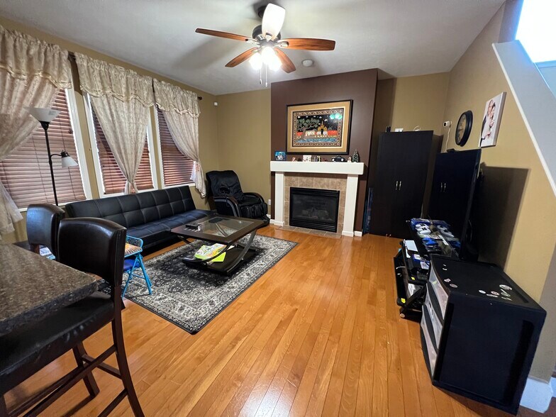 Building Photo - 27 Lupine Dr
