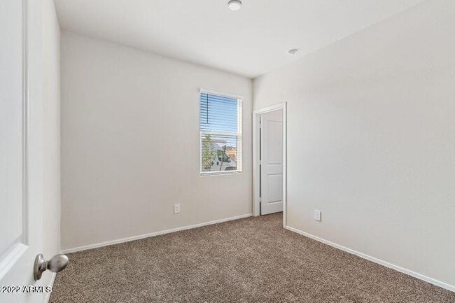 Building Photo - 1075 W Chimes Tower Dr