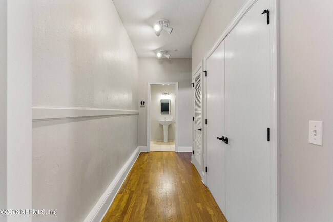 Building Photo - 2525 College St