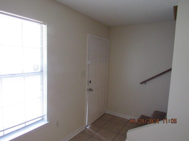 Building Photo - 705 Terrance Ct