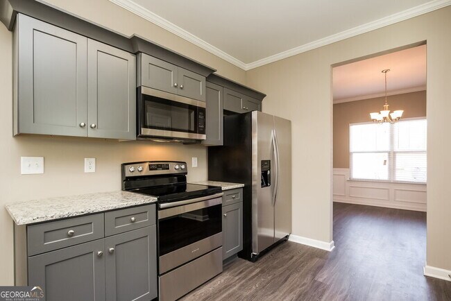 Building Photo - 646 Fieldcrest Dr