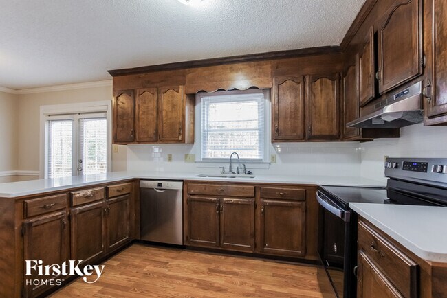 Building Photo - 2310 Fernridge Ln