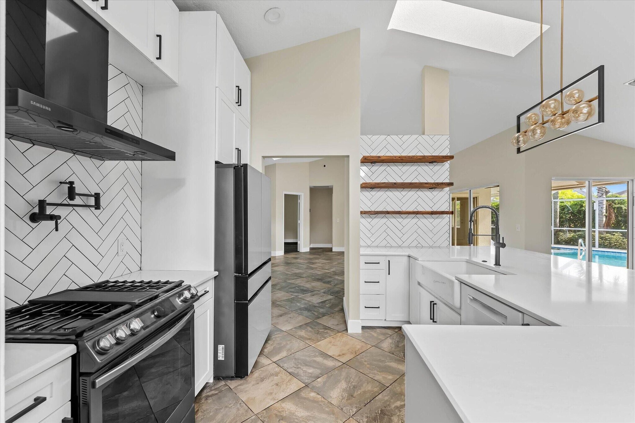 Building Photo - 1021 Corallita Ct