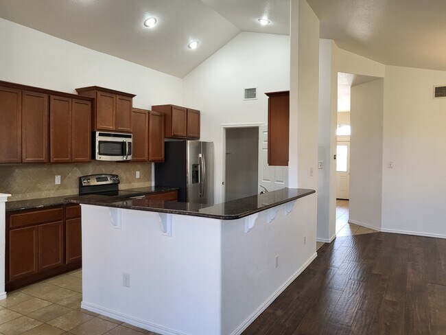Building Photo - 6709 Mustang Creek Rd
