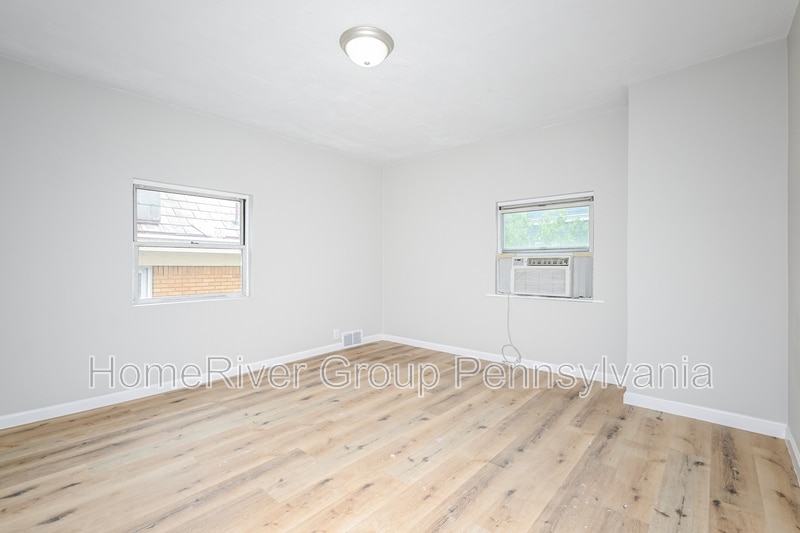Building Photo - 742 McLain St