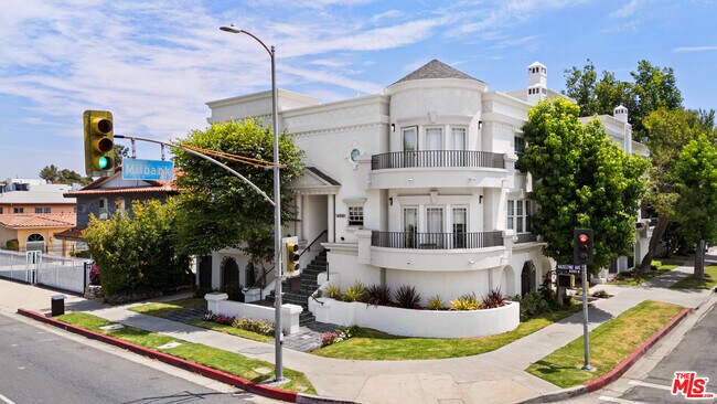 Building Photo - 14061 Milbank St