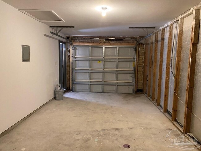 Building Photo - 8225 Impala Ct