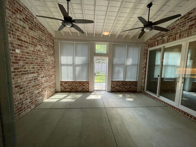 Building Photo - Lease this Absolutely Stunning Home Today ...